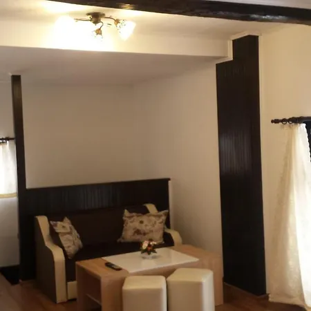 Papanovata House