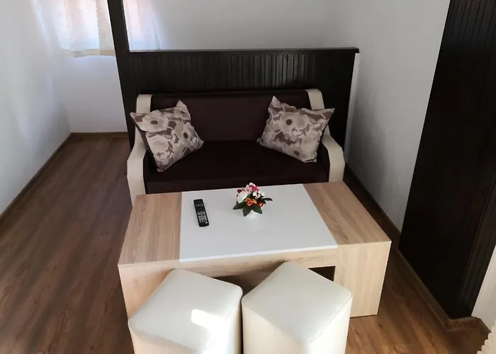 Πανσιόν Papanovata House Enina