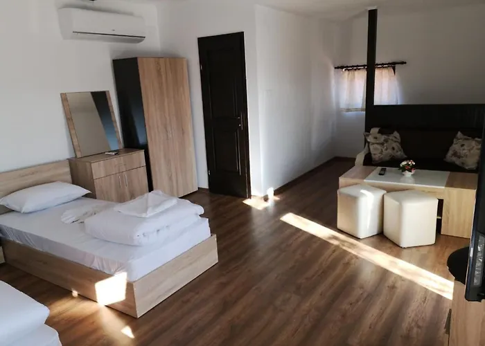 Πανσιόν Papanovata House 3*